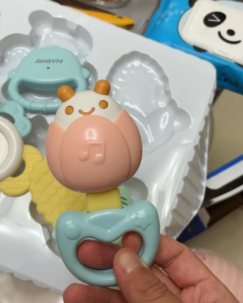 AYORTOY baby toys, teething toys silicone hands, chew toys for toddlers and newborns