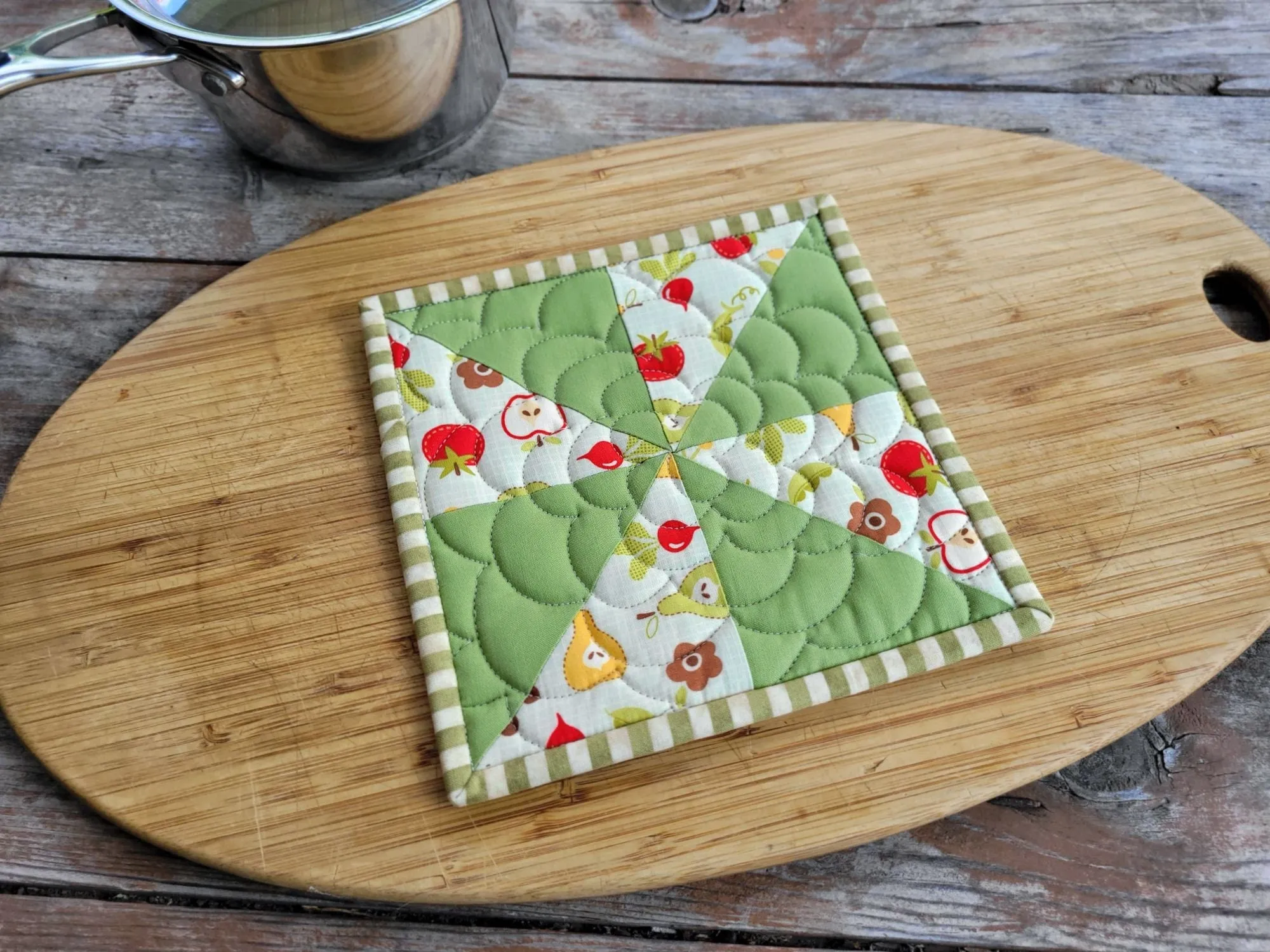 Green Pinwheel Hot Mat
