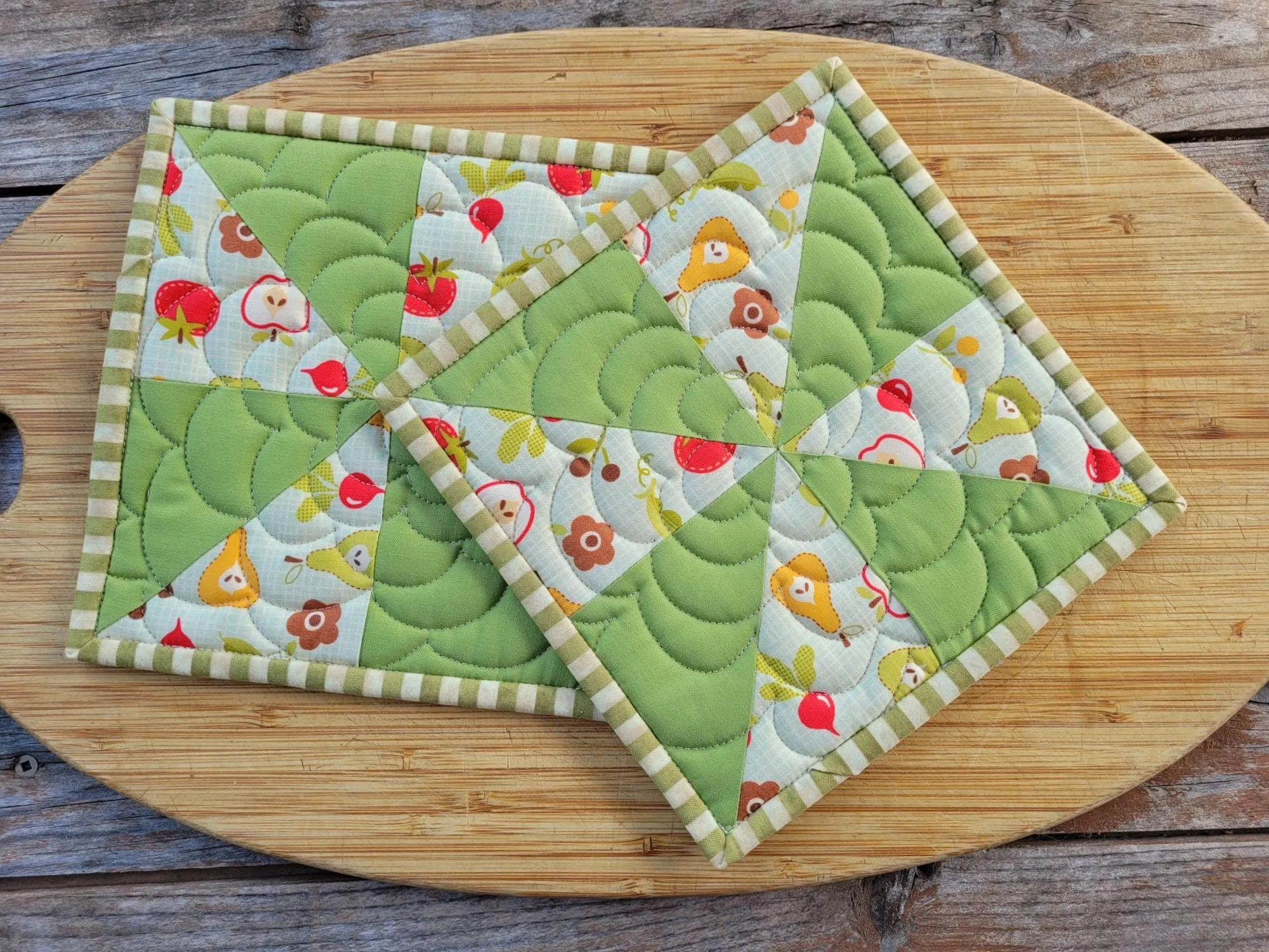 Green Pinwheel Hot Mat