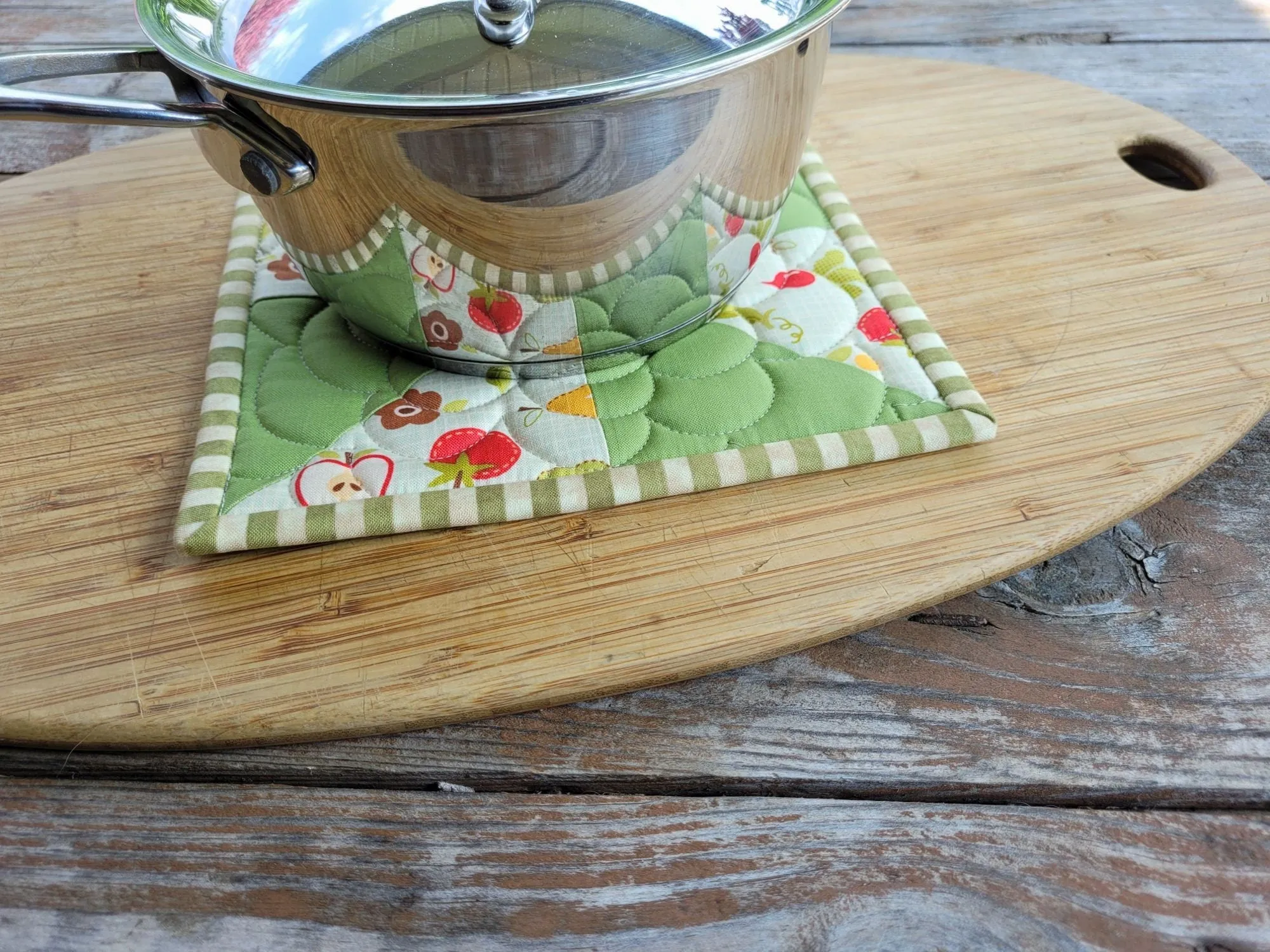 Green Pinwheel Hot Mat